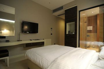 Crystal Hotel Belgrade