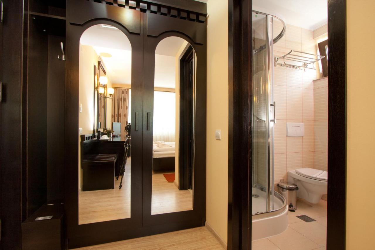 Hotel Pensiunea Iulia Star