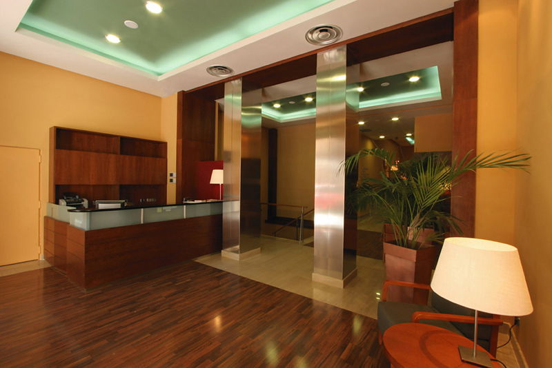 Victoria IV Lounge / Lobby