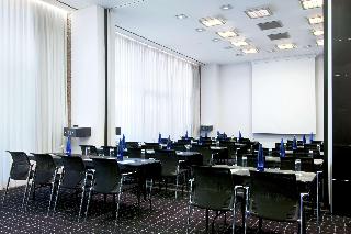 2619018-hilton-madrid-airport.jpg