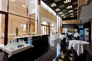 2619159-hilton-madrid-airport.jpg