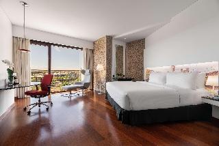 2619979-hilton-madrid-airport.jpg
