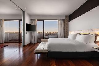 2620113-hilton-madrid-airport.jpg