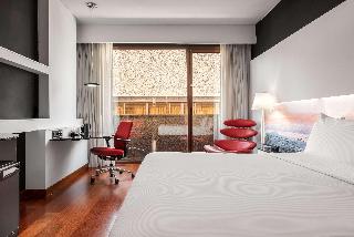 2620182-hilton-madrid-airport.jpg