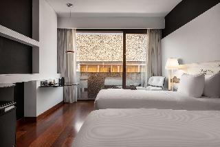 2620221-hilton-madrid-airport.jpg