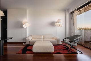 2620287-hilton-madrid-airport.jpg