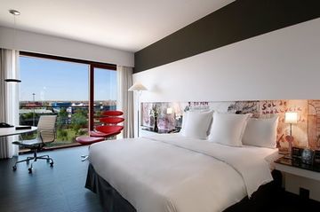 3917799-hilton-madrid-airport.jpg