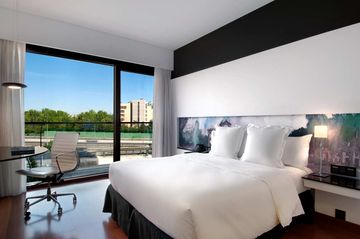 3917821-hilton-madrid-airport.jpg