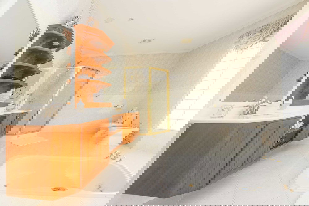Jetted tub
