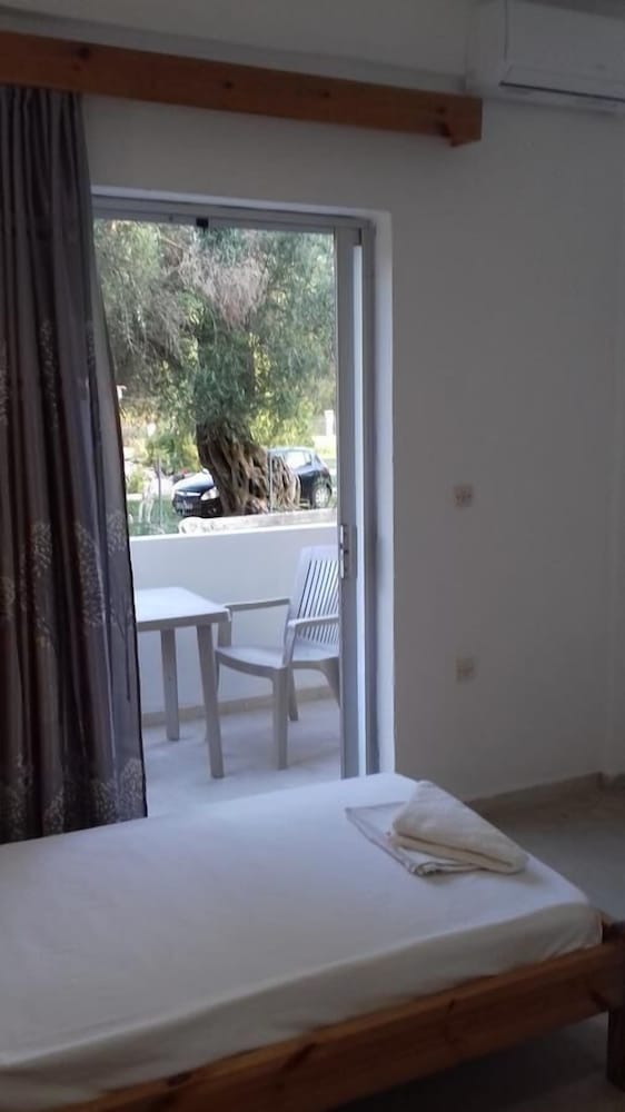 Hotel Full House Kavos