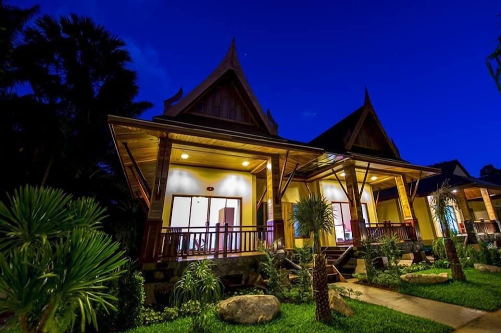 Hotel Dusit Phuphaya Resort