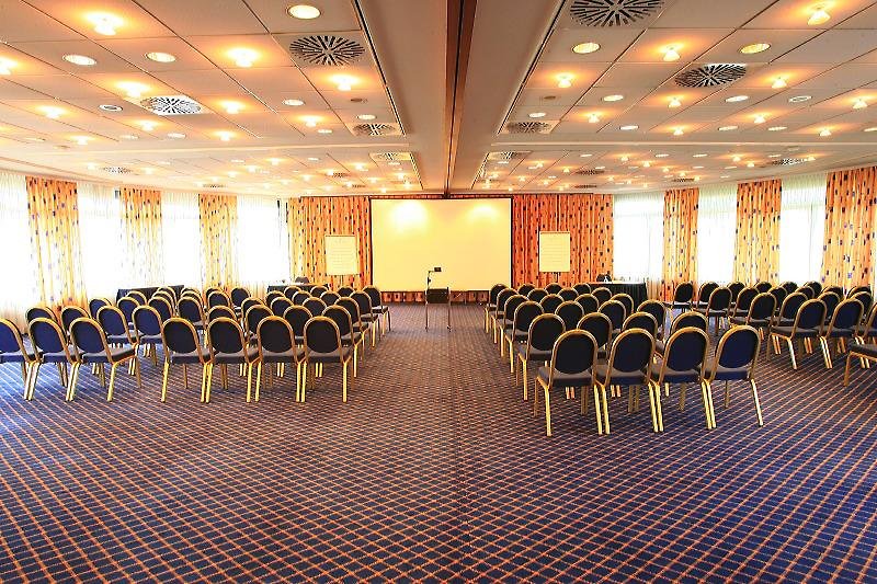 Delta Hotels by Marriott Frankfurt Offenbach Conference Room