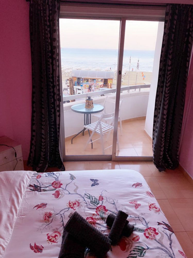 Hotel Beach Front Apartment