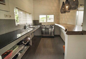 2592258-taman-indrakila.jpg