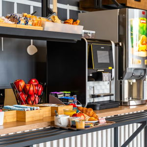 Sejur B&B Hotel Le Port Marly vacanta Paris