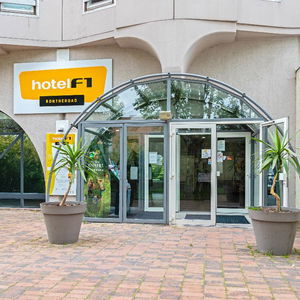 Sejur Hotelf1 Cergy vacanta Paris