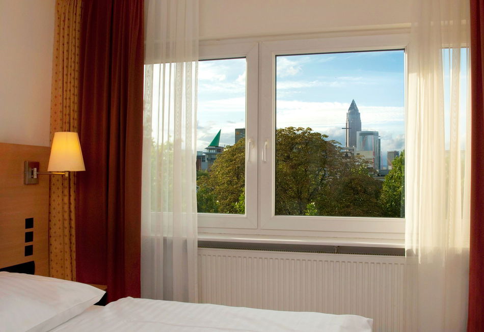 Favored Hotel Plaza Frankfurt Room Example