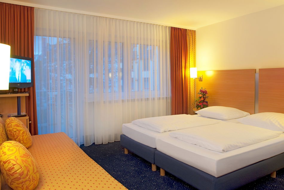 Favored Hotel Plaza Frankfurt Room Example