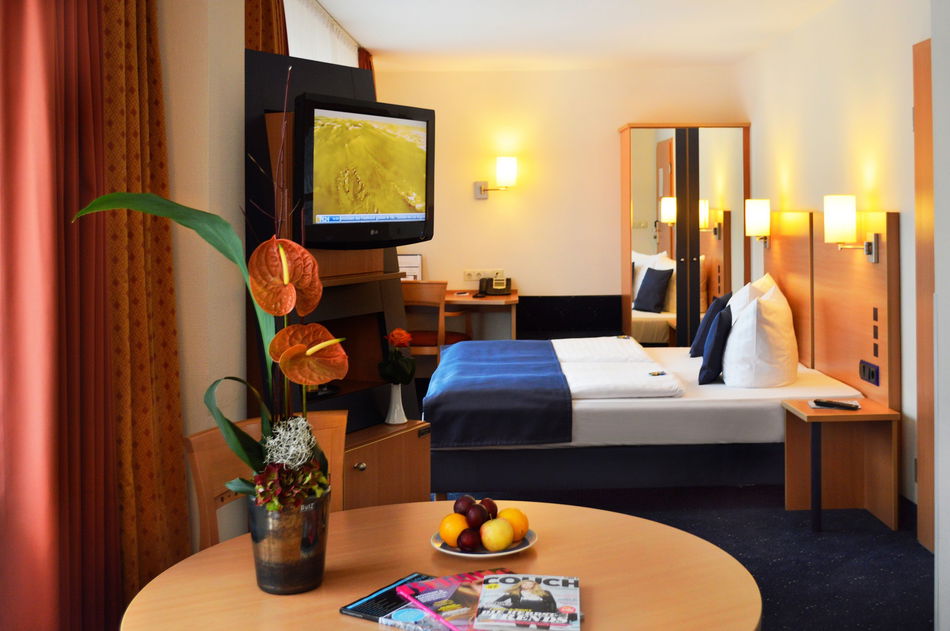 Favored Hotel Plaza Frankfurt Room Example