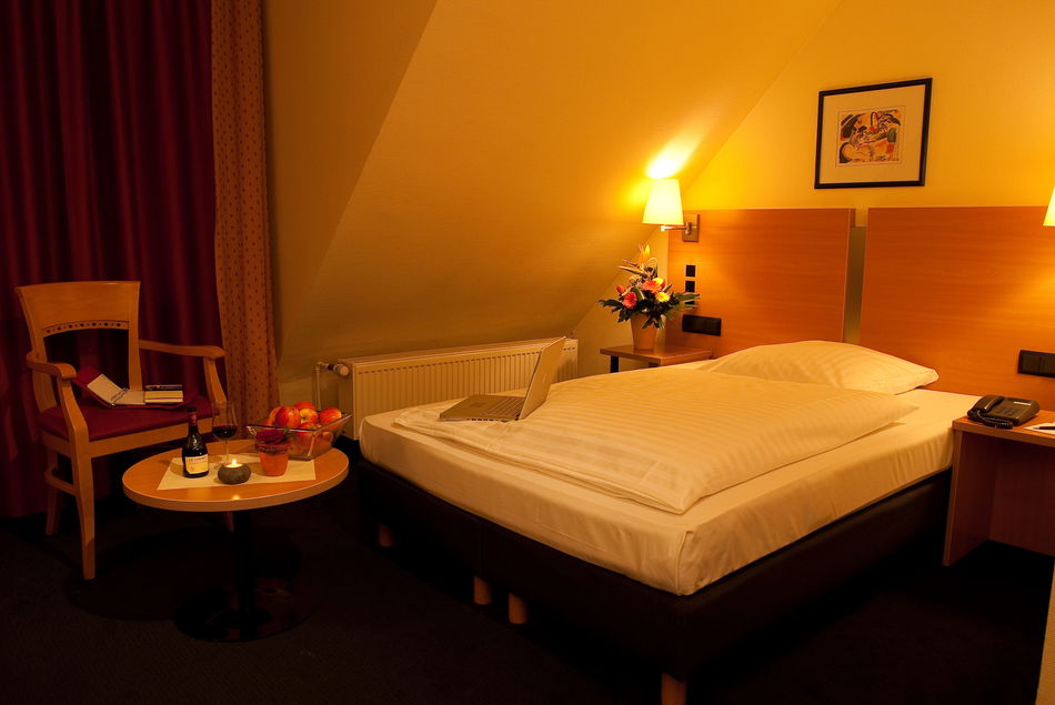 Favored Hotel Plaza Frankfurt Room Example