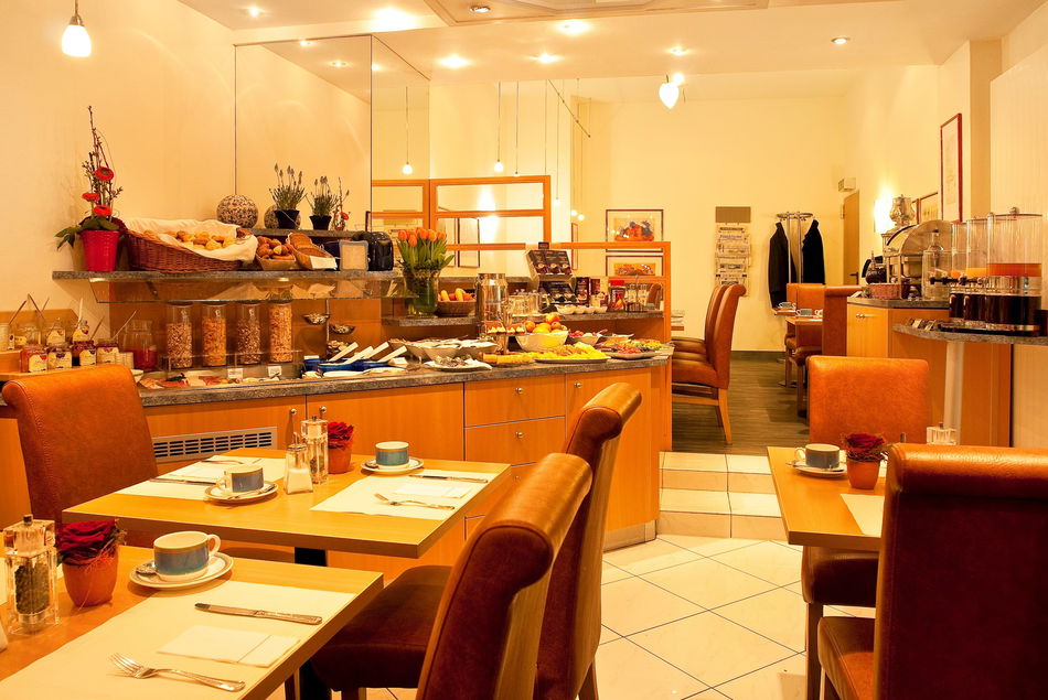 Favored Hotel Plaza Frankfurt Restaurant