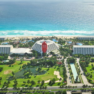 Hotel The Pyramid Cancun cazare Cancun
