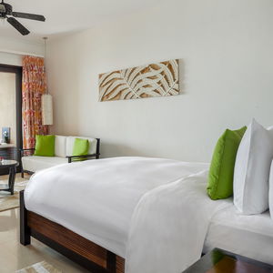 Hotel Double Tree By Hilton Allamanda Resort And Spa cazare Victoria