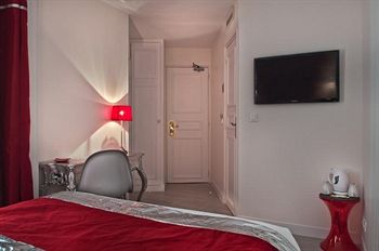 Hotel B Square