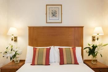 Byron Hotel London