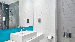 3001486-holiday-inn-express-nice-grand-arenas.jpg