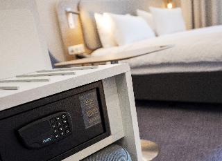 3002084-holiday-inn-express-nice-grand-arenas.jpg