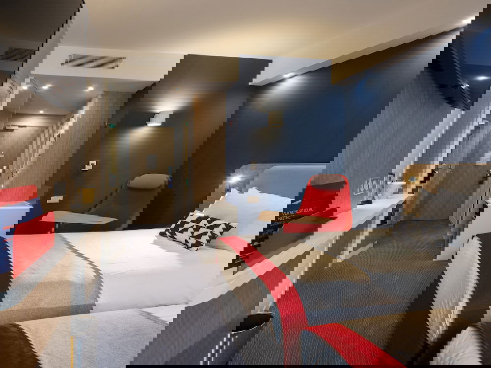 3002218-holiday-inn-express-nice-grand-arenas.jpg