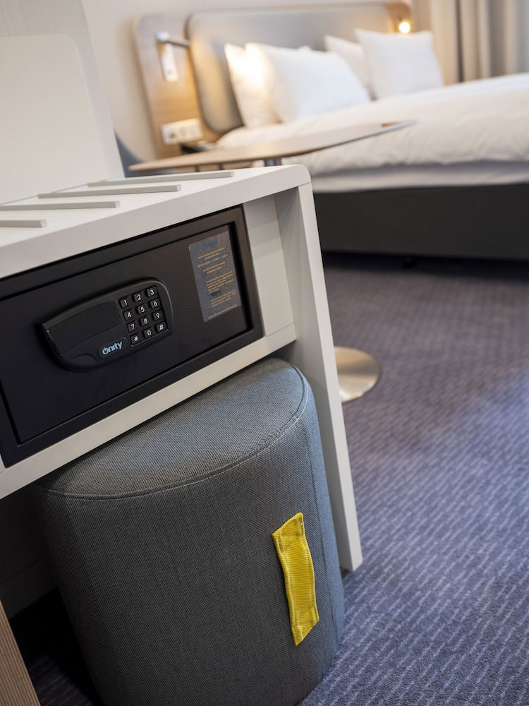 3002251-holiday-inn-express-nice-grand-arenas.jpg