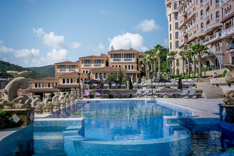 ROYAL CASTLE HOTEL