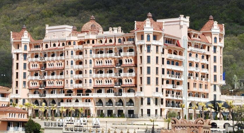 Royal Castle Hotel