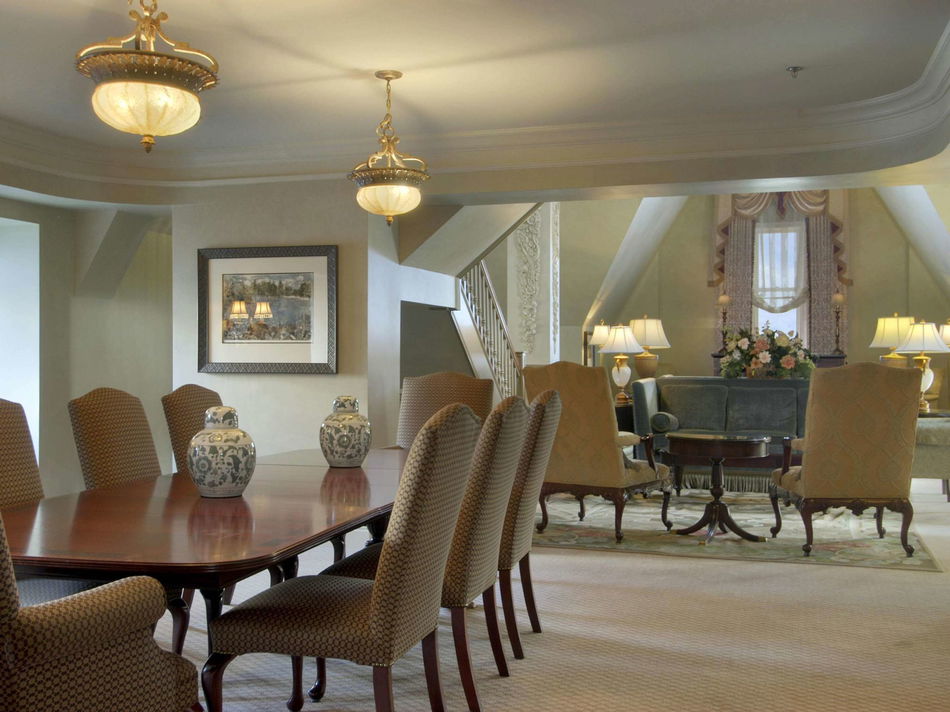Fairmont Hotel Macdonald Restaurant