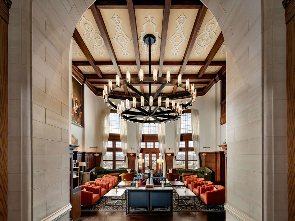 Fairmont Hotel Macdonald Lounge / Lobby