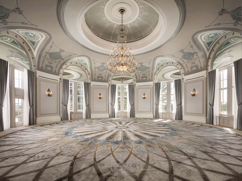 Fairmont Hotel Macdonald Lounge / Lobby