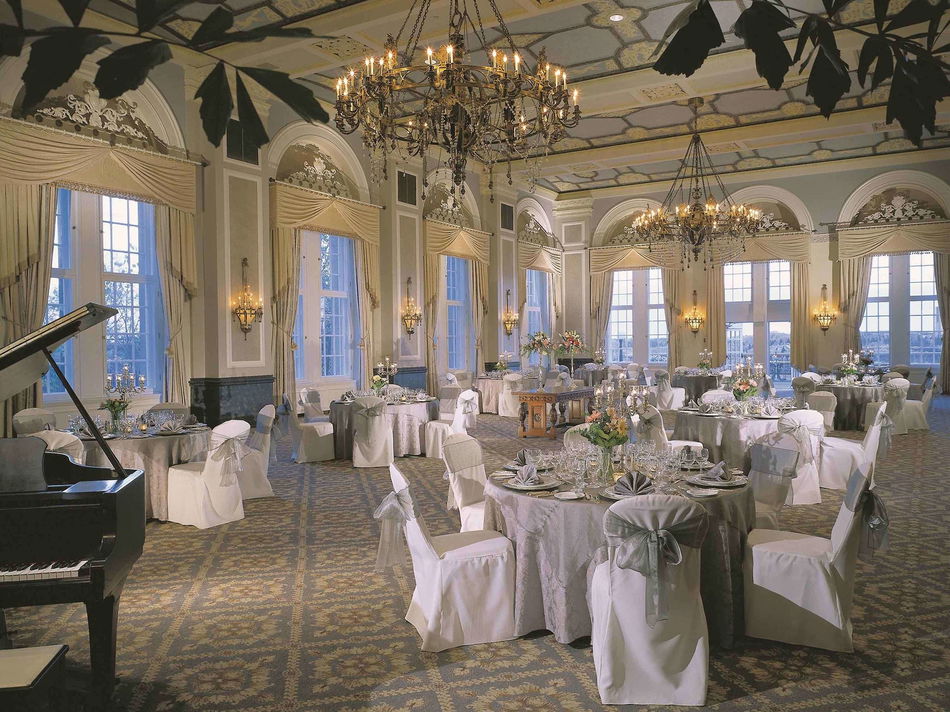 Fairmont Hotel Macdonald Restaurant