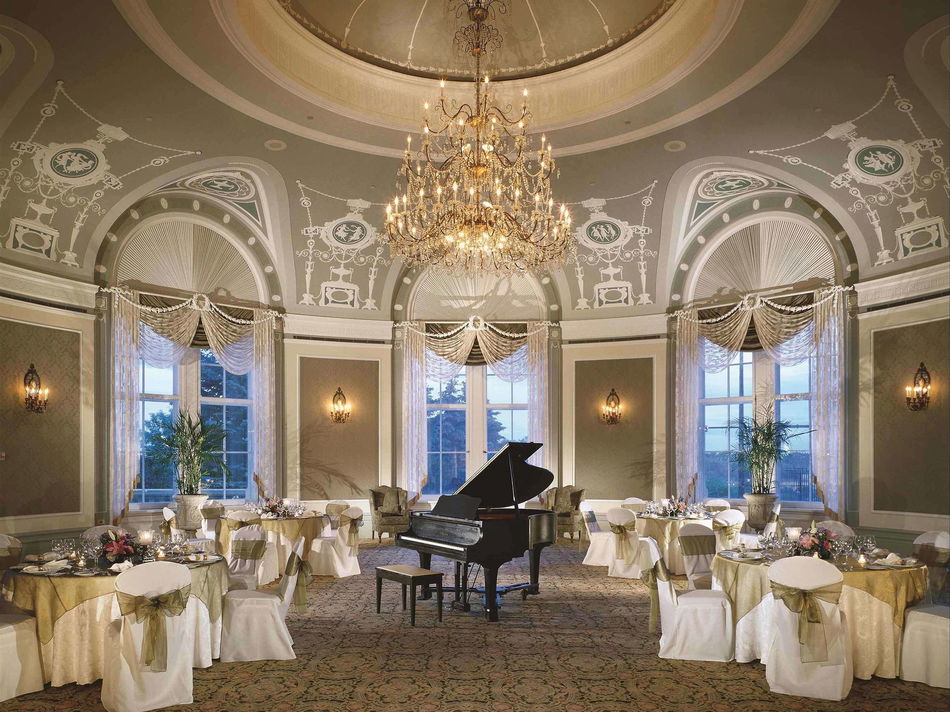 Fairmont Hotel Macdonald Restaurant