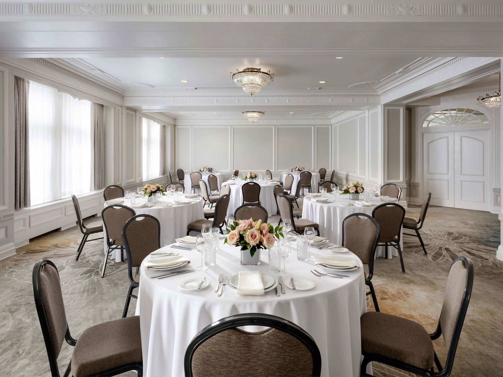 Fairmont Hotel Macdonald Restaurant