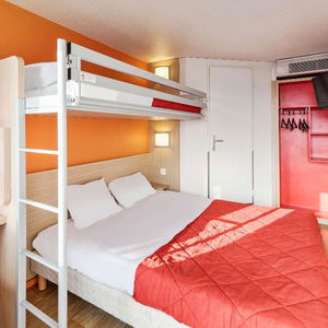 Sejur Premiere Classe La Ville-Du-Bois (26 Km From Paris) vacanta Paris