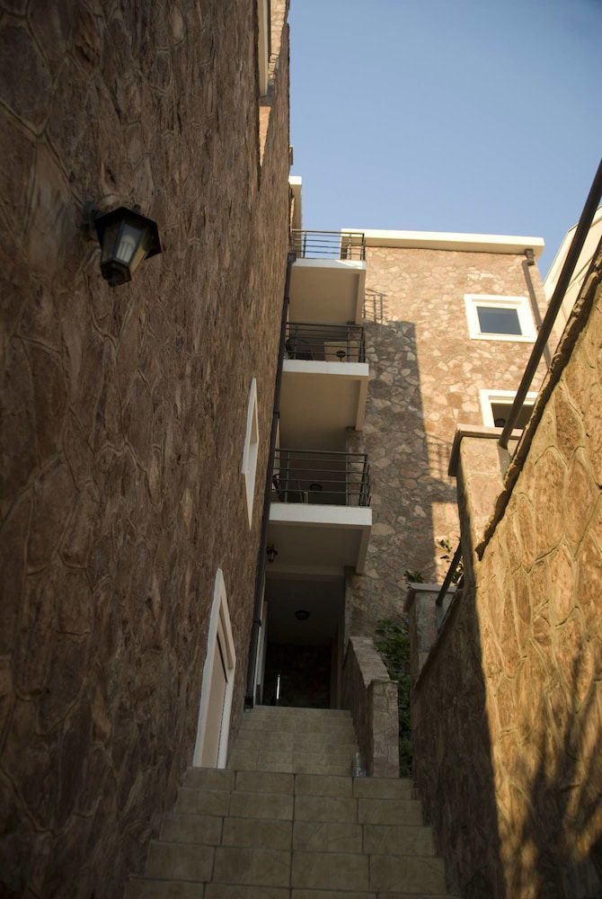 Hotel Contessa Apartments