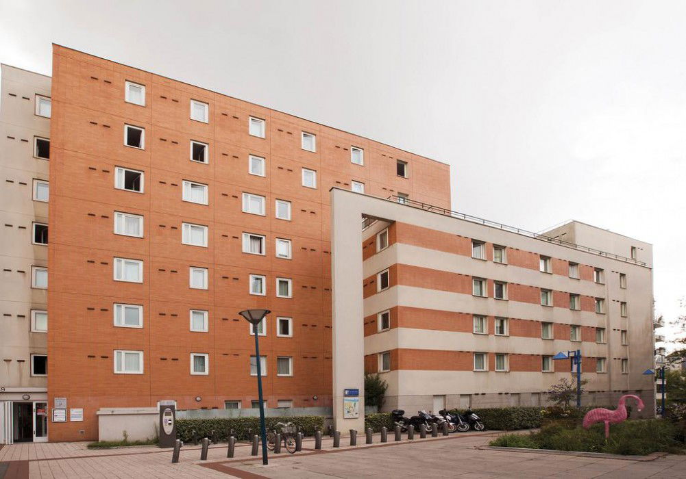 Hotel Sejours And Affaires Charles De Gaulle