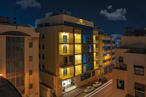 Hotel Raha Grand Hotel