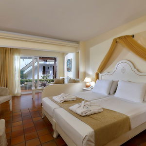 Sejur Alexander Beach Hotel & Village vacanta Stalis