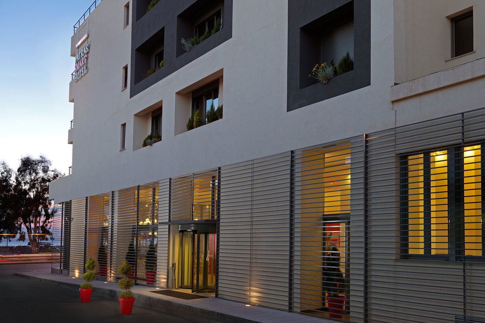 Patras Smart Exterior
