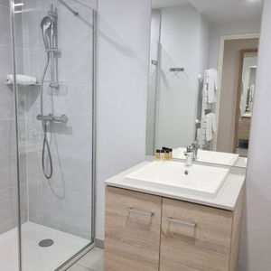 Hotel Residhome Nice Aeroport cazare Saint-Laurent-du-Var