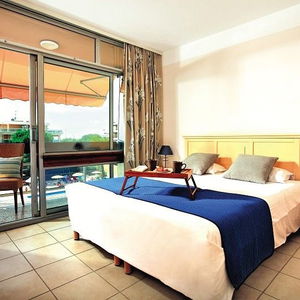 Sejur Apts Pierre Et Vacances Heliotel Marine St Laurent Du Var vacanta Saint-Laurent-du-Var