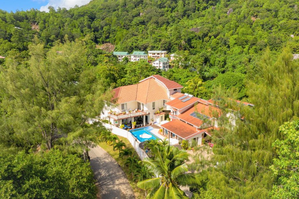 Hotel Carana Hilltop Villa